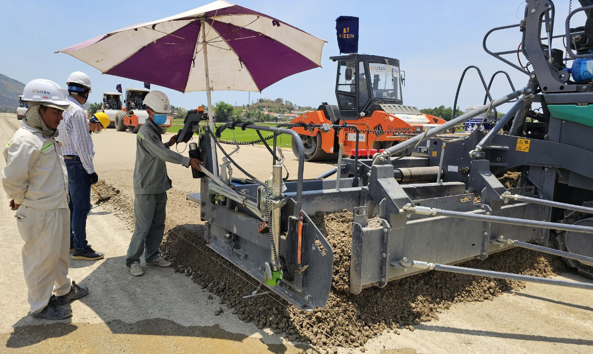 Nhà thầu Lizen thi công xuyên lễ trên cao tốc Vân Phong - Nha Trang- Ảnh 6.