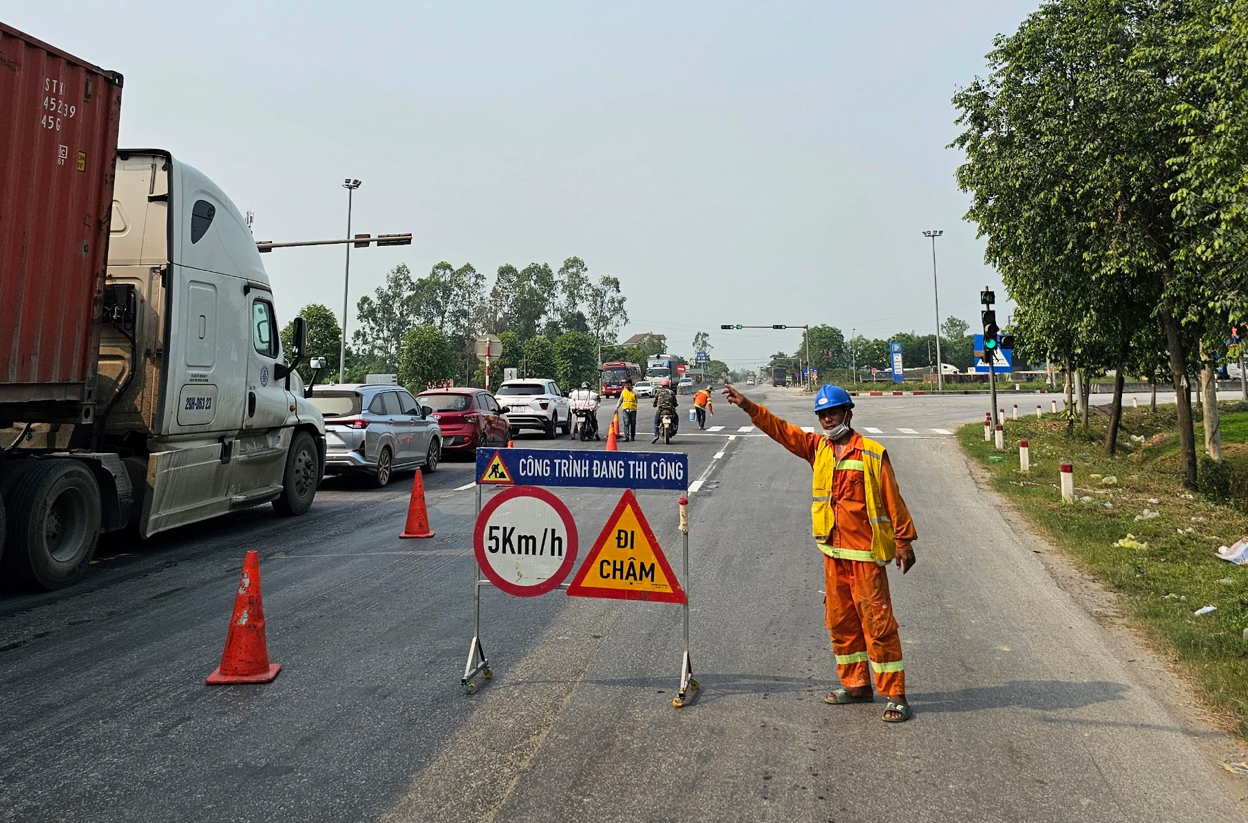 Tăng tốc "thay áo" cho quốc lộ 1 tuyến tránh TP Vinh- Ảnh 7.