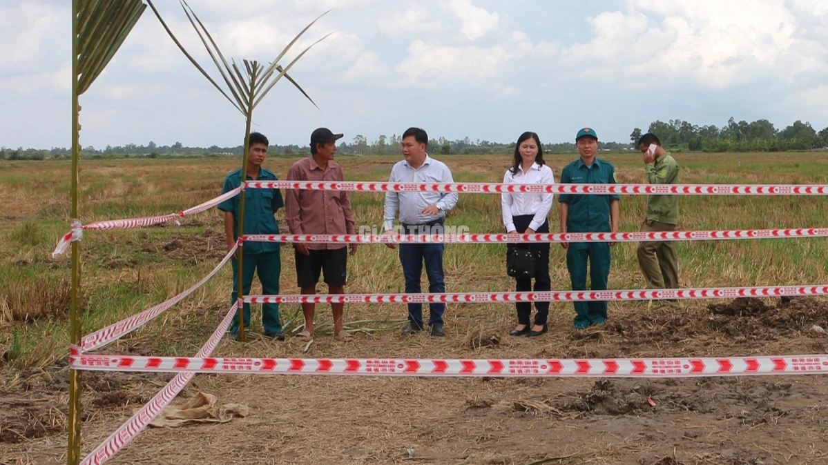 Vì sao hố giữa đồng có nước ở Sóc Trăng bốc cháy?- Ảnh 4.