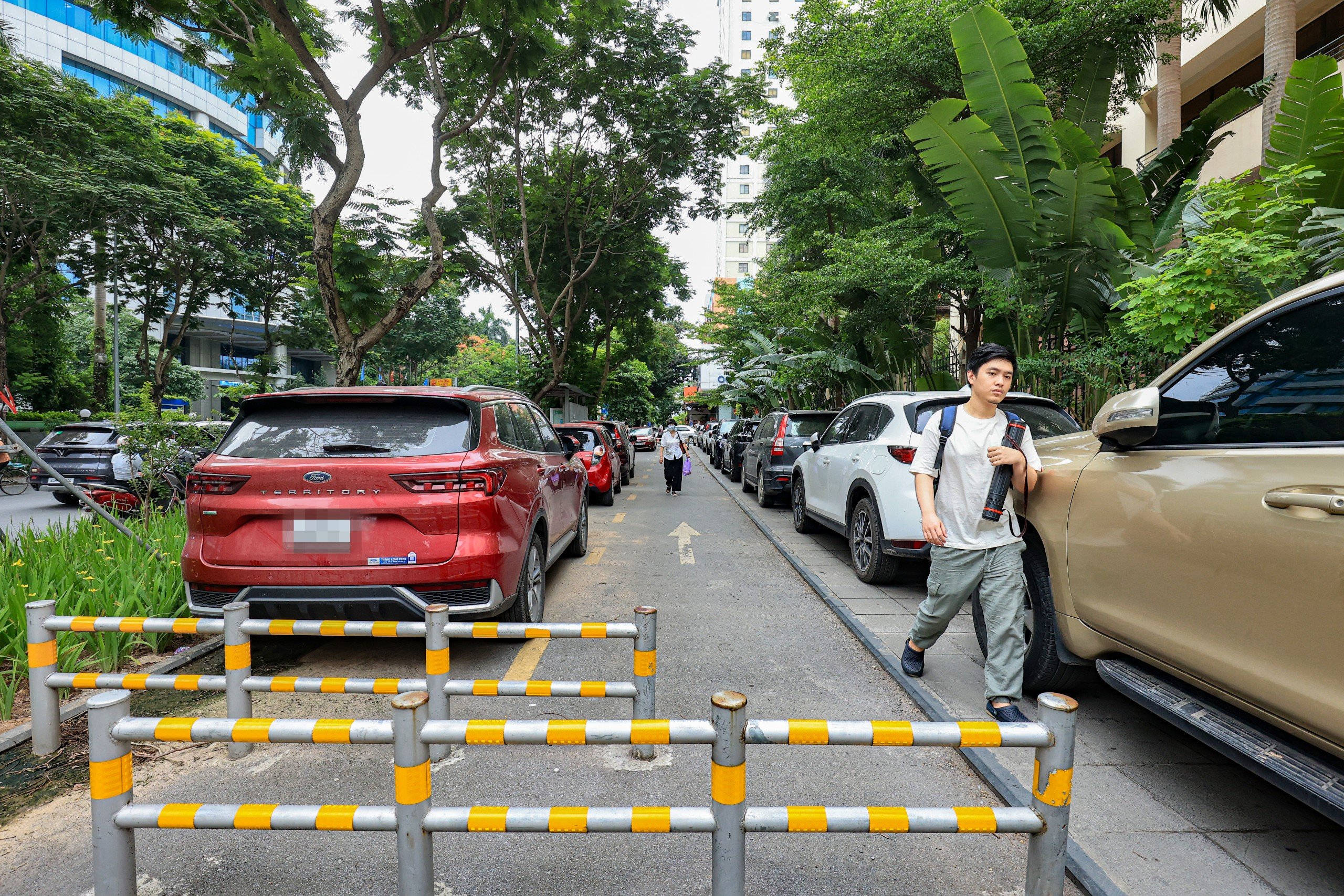 Nhếch nhác tuyến đường dành riêng cho người đi bộ, đi xe đạp ở Hà Nội- Ảnh 17.