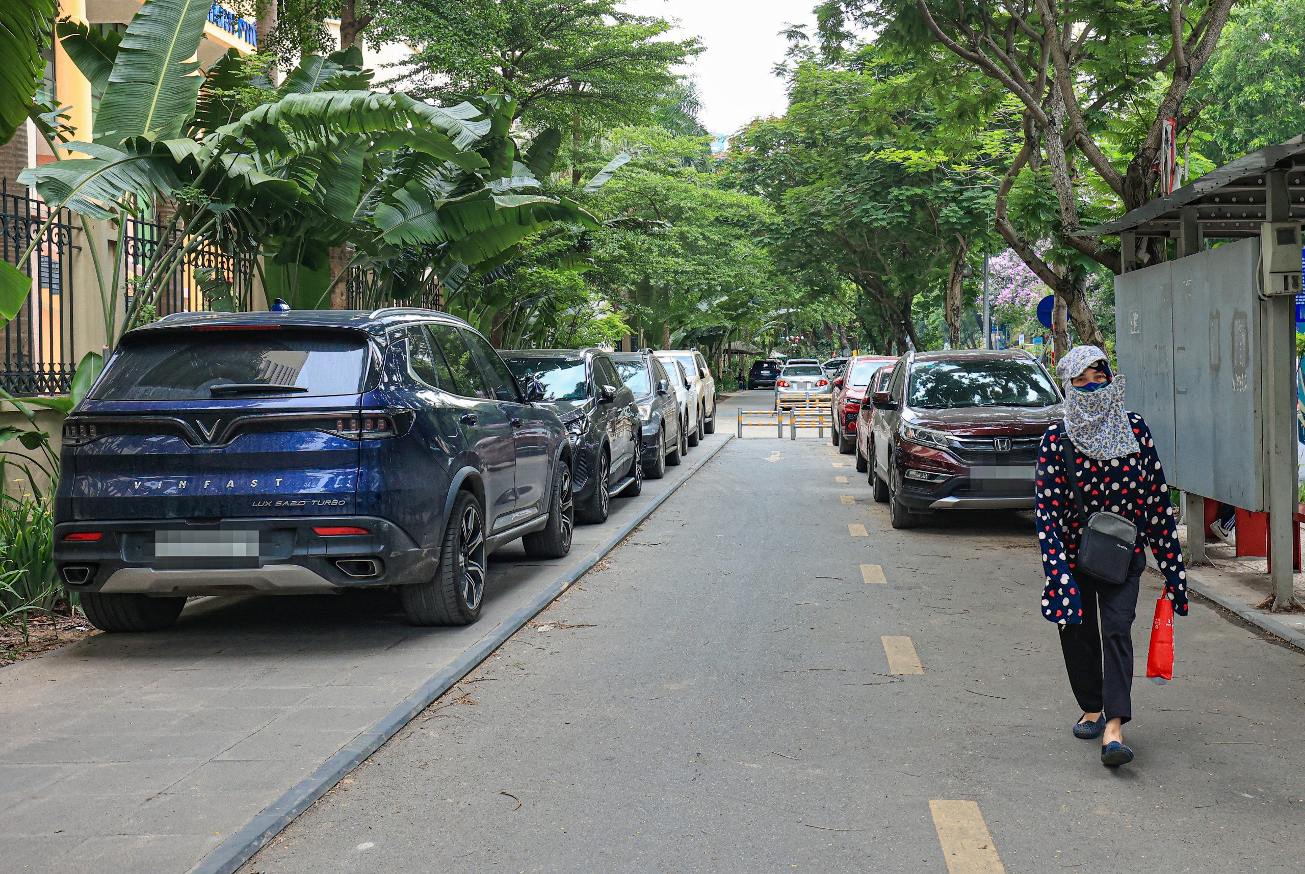 Nhếch nhác tuyến đường dành riêng cho người đi bộ, đi xe đạp ở Hà Nội- Ảnh 16.