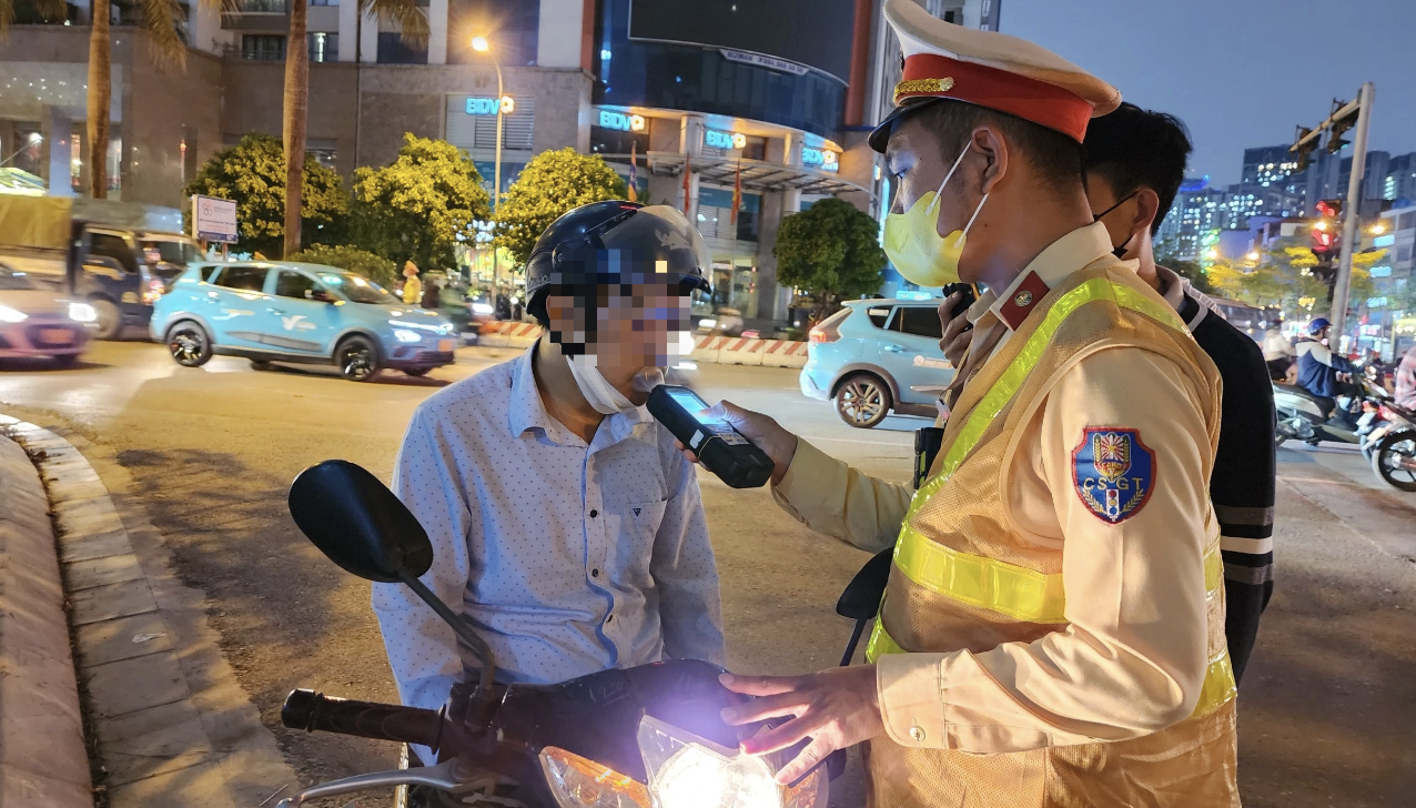 Thêm hành vi bị nghiêm cấm tại dự thảo Luật Trật tự, an toàn giao thông- Ảnh 2.