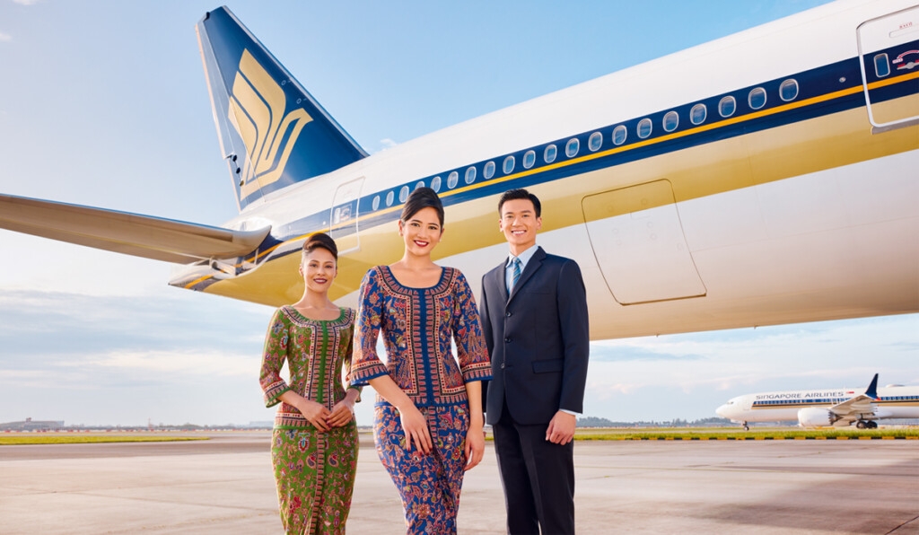 Lãi lớn, Singapore Airlines thưởng nhân viên tới 8 tháng lương- Ảnh 1.