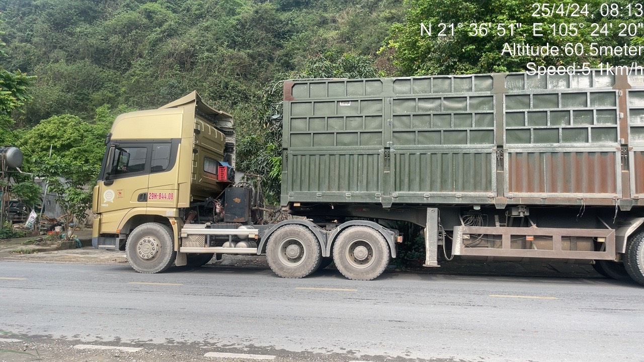 Mỏ đá tiếp tay cho xe quá tải ở Tuyên Quang: Lực  lượng chức năng xử lý ra sao?- Ảnh 2.