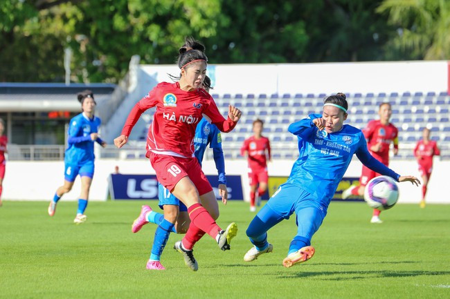 Giải bóng đá nữ quốc gia 2024: Sao tuyển Việt Nam tỏa sáng, Hà Nội I khởi đầu như mơ - Ảnh 1.