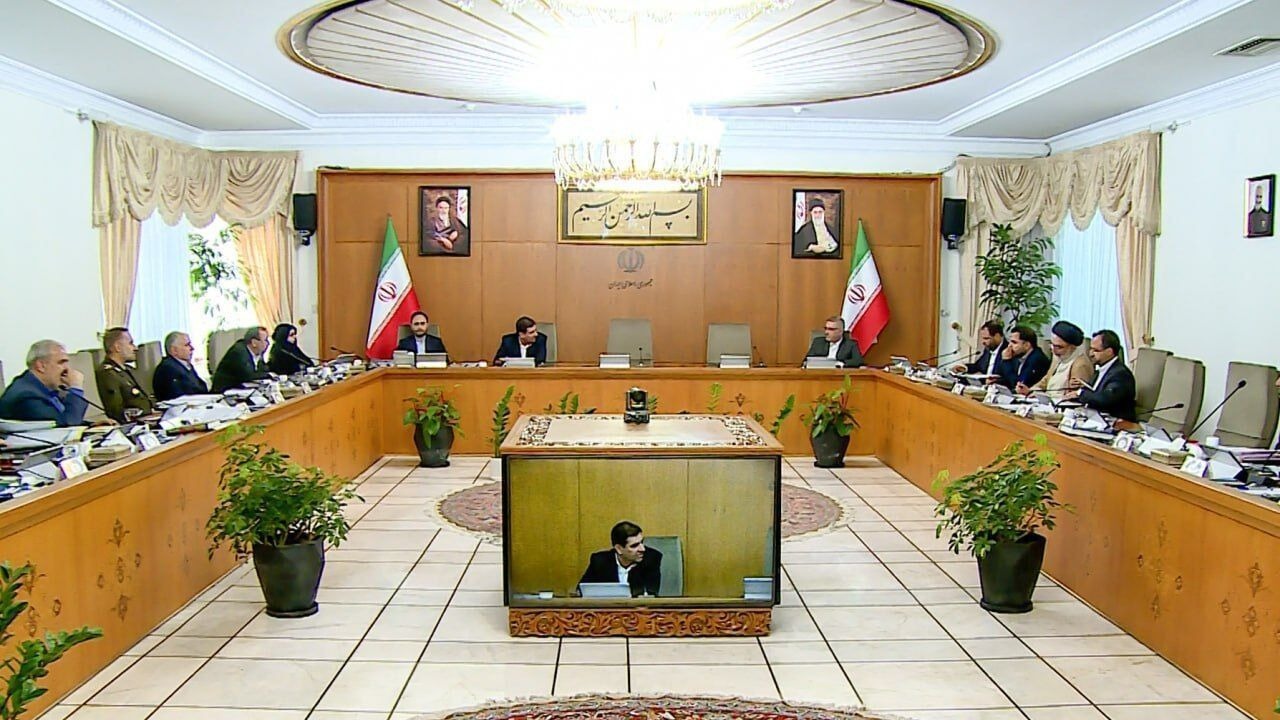 Ngay khi xác nhận Tổng thống Ebrahim Raisi không qua khỏi sau vụ tai nạn trực thăng nghiêm trọng hôm 19/5, nội các Iran đã tiến hành cuộc họp khẩn cấp. (Ảnh: IRNA)