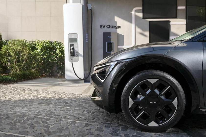 SUV điện KIA EV6 2025 vừa ra mắt có gì đặc biệt?