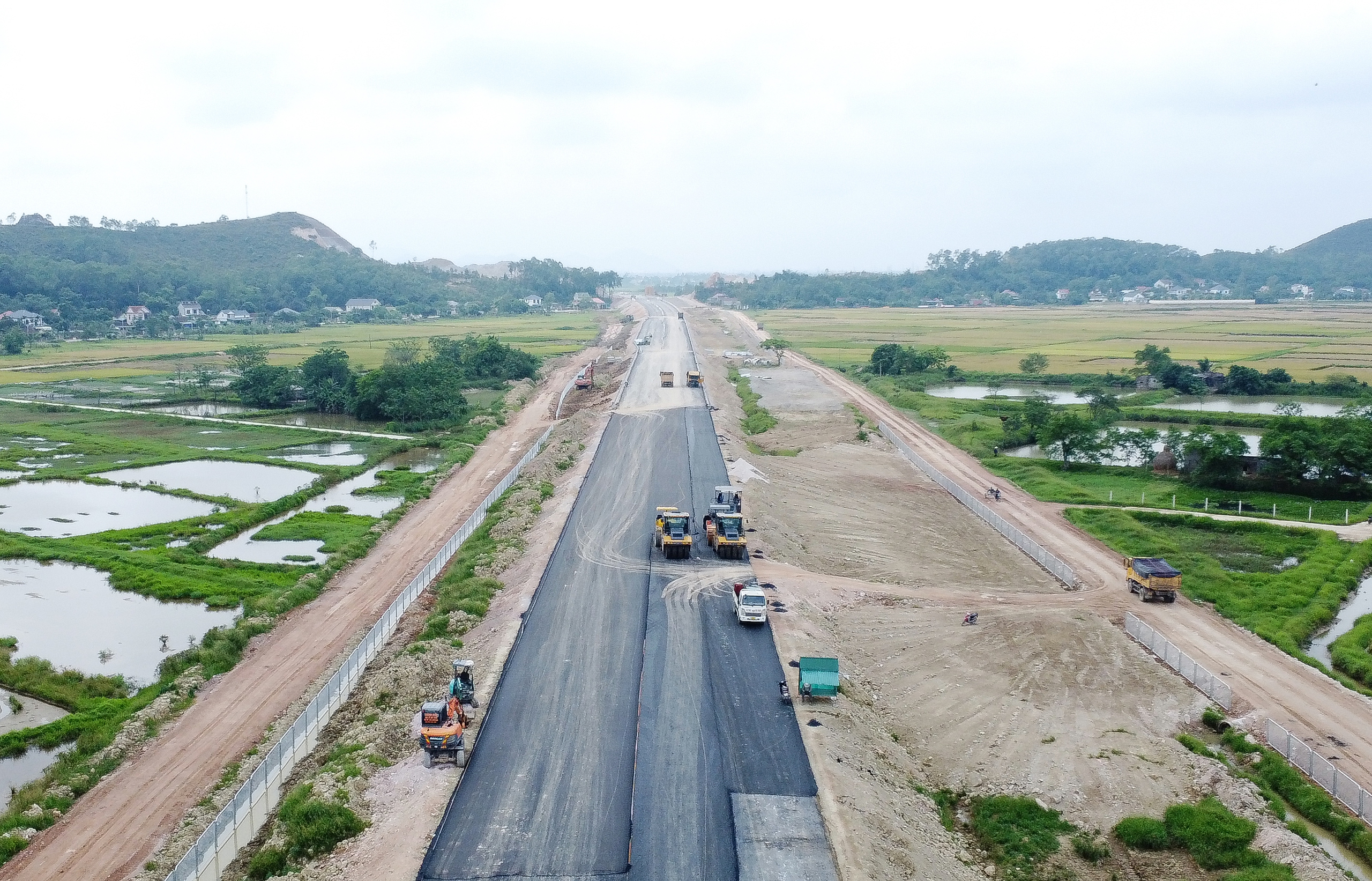 Cuối tháng 6, hoàn thành đoạn còn lại cao tốc Diễn Châu - Bãi Vọt- Ảnh 3.
