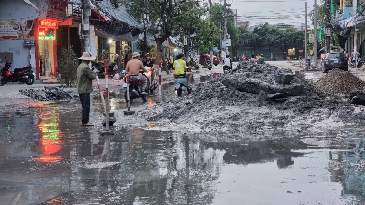 Thái Bình: Phát hoảng vì công trường dự án chỉnh trang đô thị thi công ẩu- Ảnh 1.