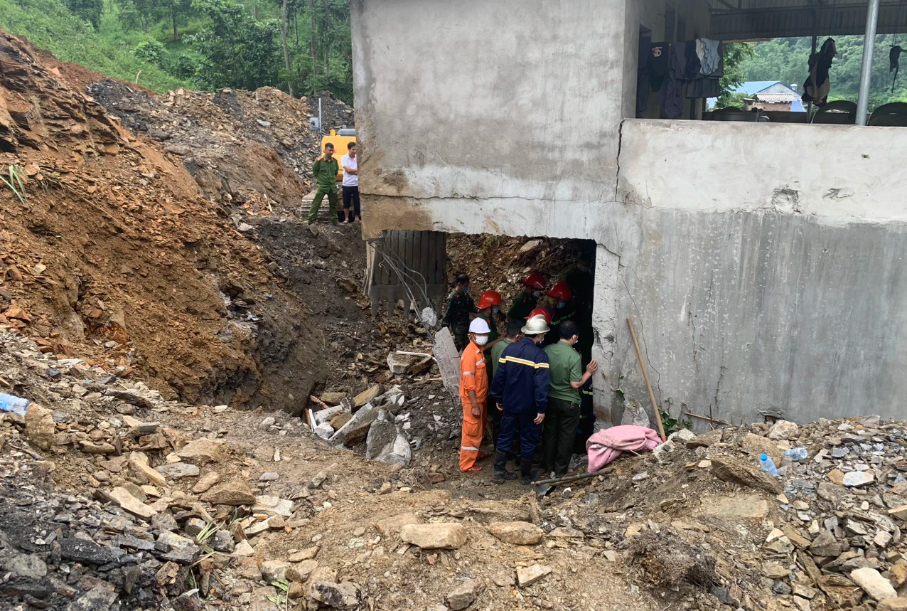 Vụ sạt lở đất, vùi lấp cả gia đình tại Bắc Kạn: Cả 3 nạn nhân đều tử vong- Ảnh 2.