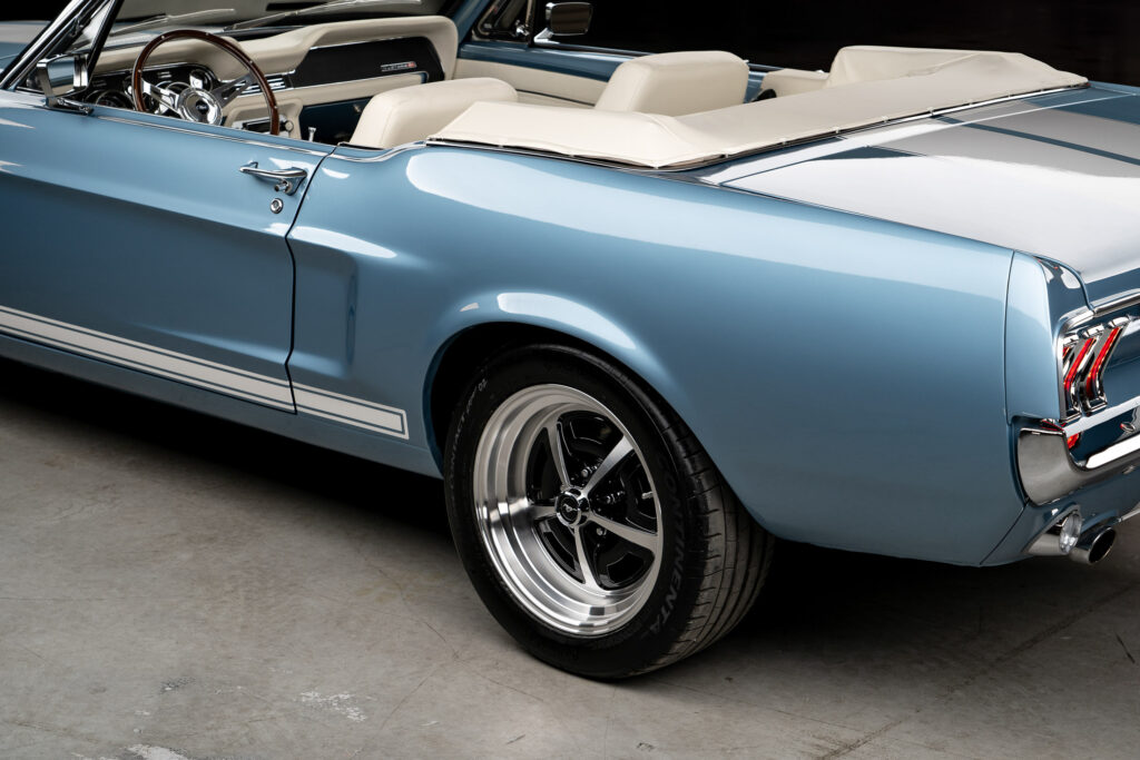 Chiêm ngưỡng Ford Mustang mui trần với gói độ mới