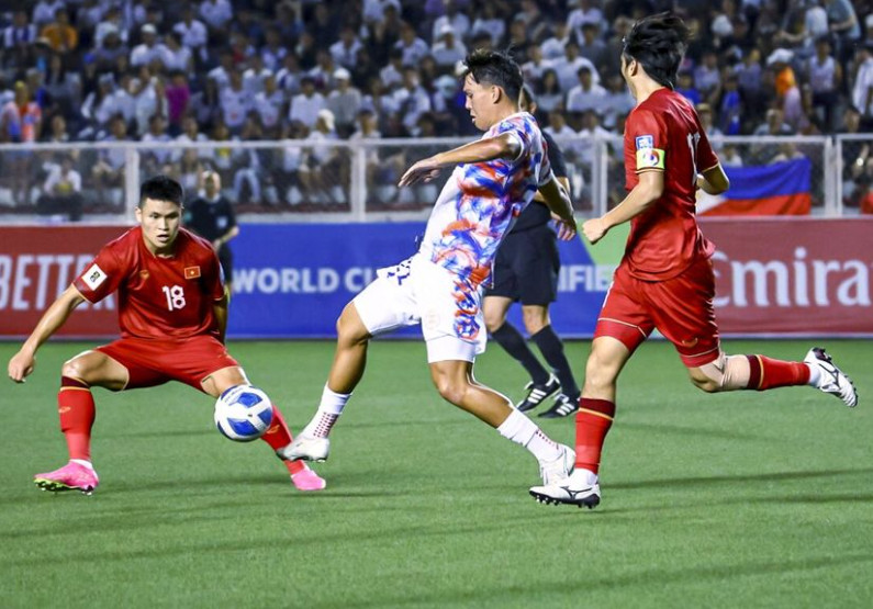 Sếp lớn bóng đá Philippines gửi "thư chiến" đến HLV Kim Sang-sik tại AFF Cup- Ảnh 1.