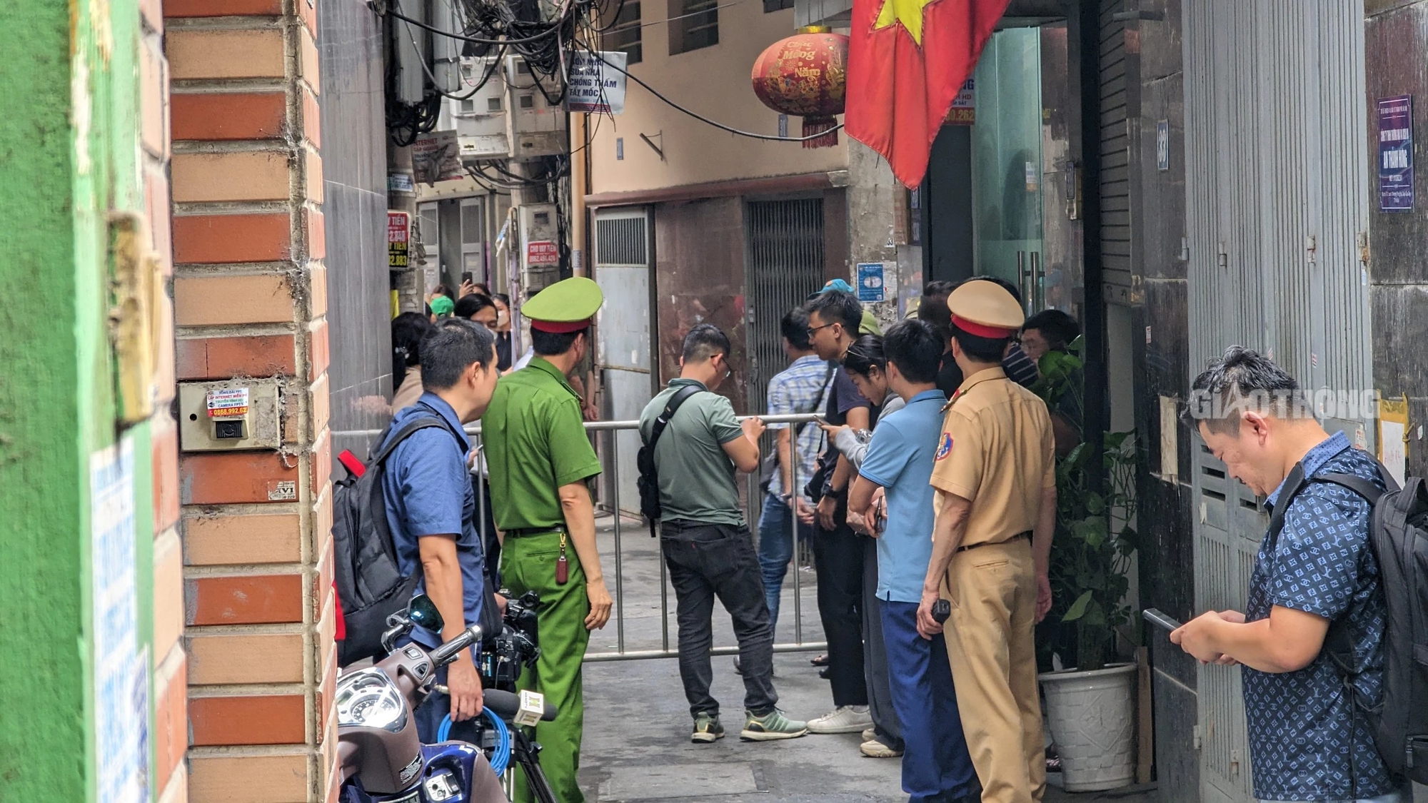 Cháy nhà trọ, 14 người tử vong ở Hà Nội: Tiếng khóc bao trùm nhà tang lễ- Ảnh 11.