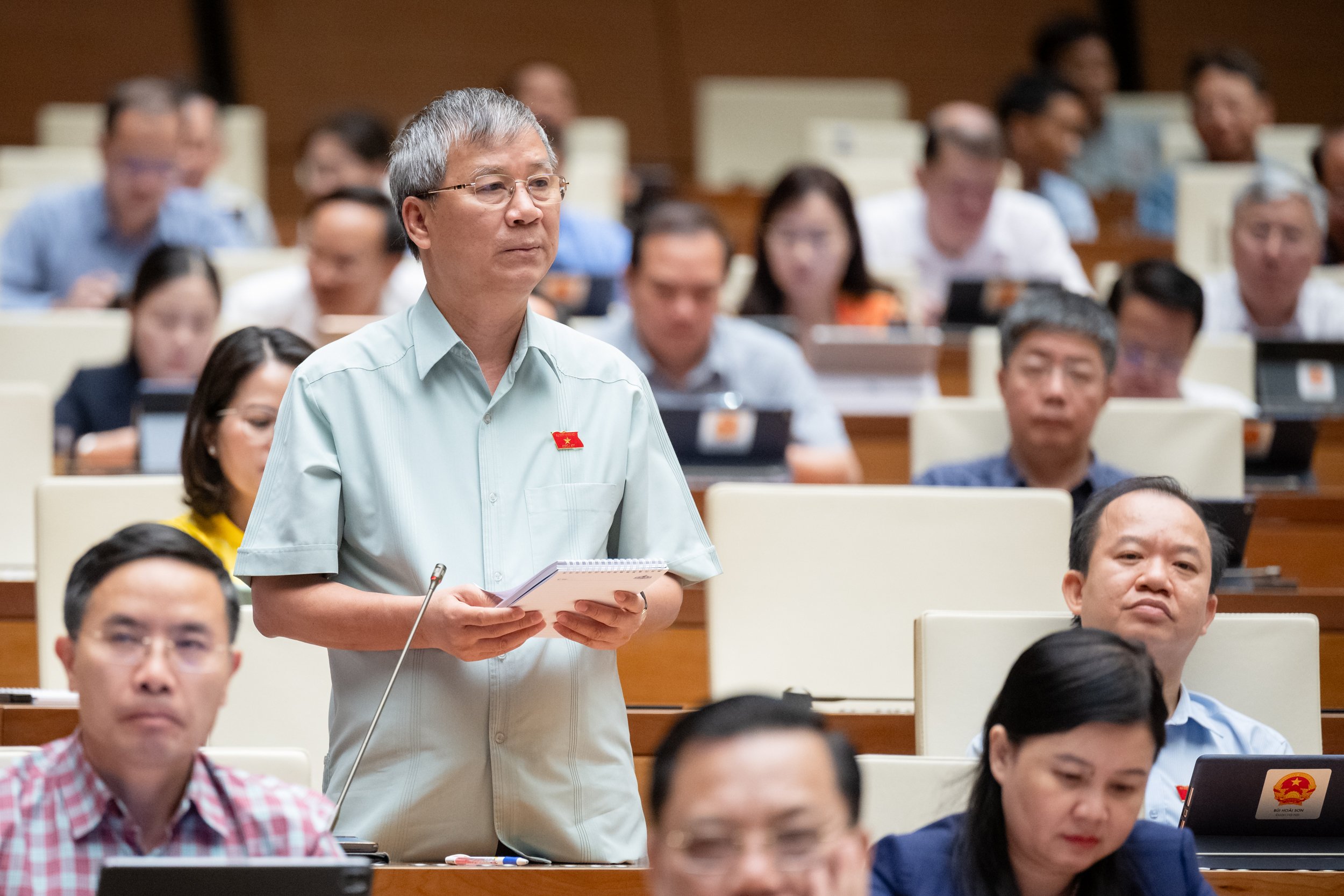 Đại biểu Nguyễn Anh Trí: Cần kỷ luật cán bộ, công chức đùn đẩy, sợ trách nhiệm- Ảnh 1.