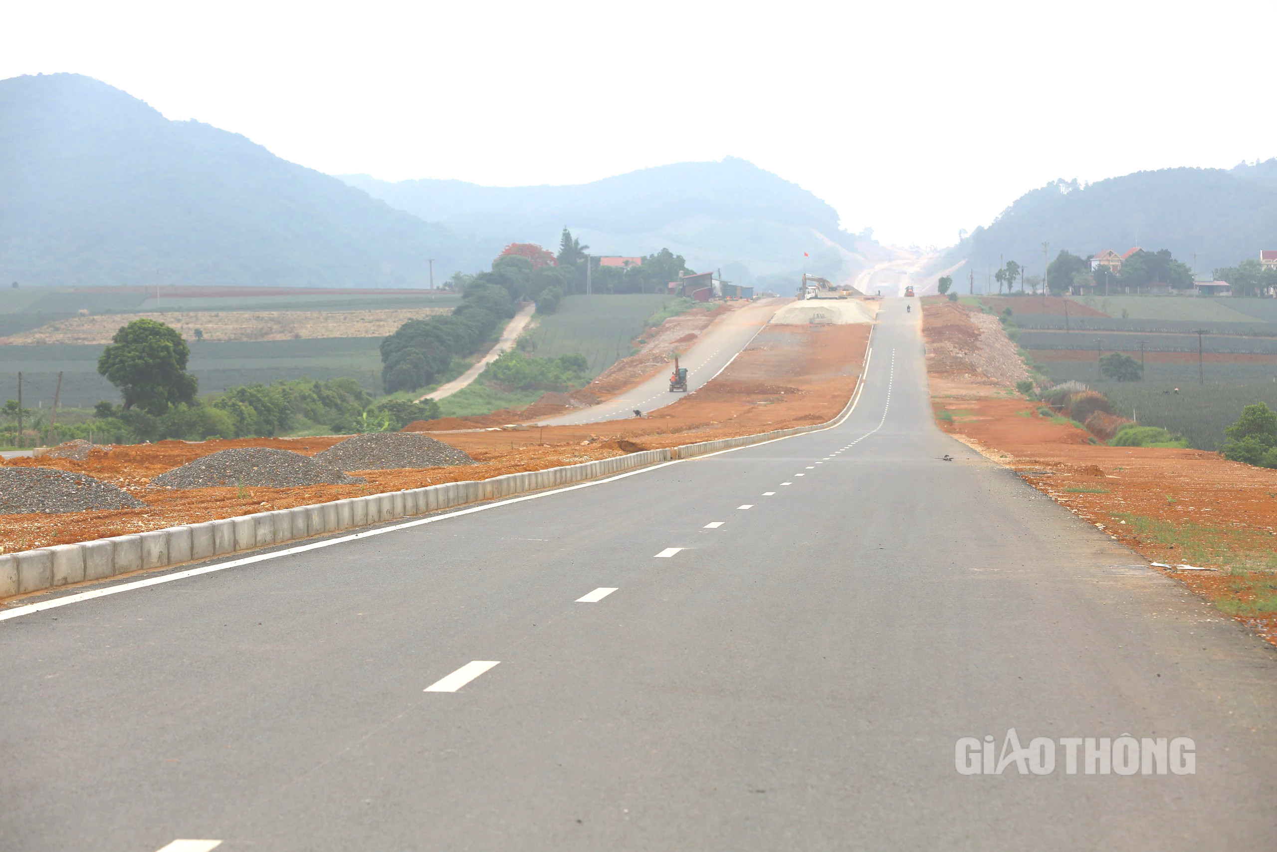 Xẻ đồi làm đường gần 2.000 tỷ ở Ninh Bình- Ảnh 21.