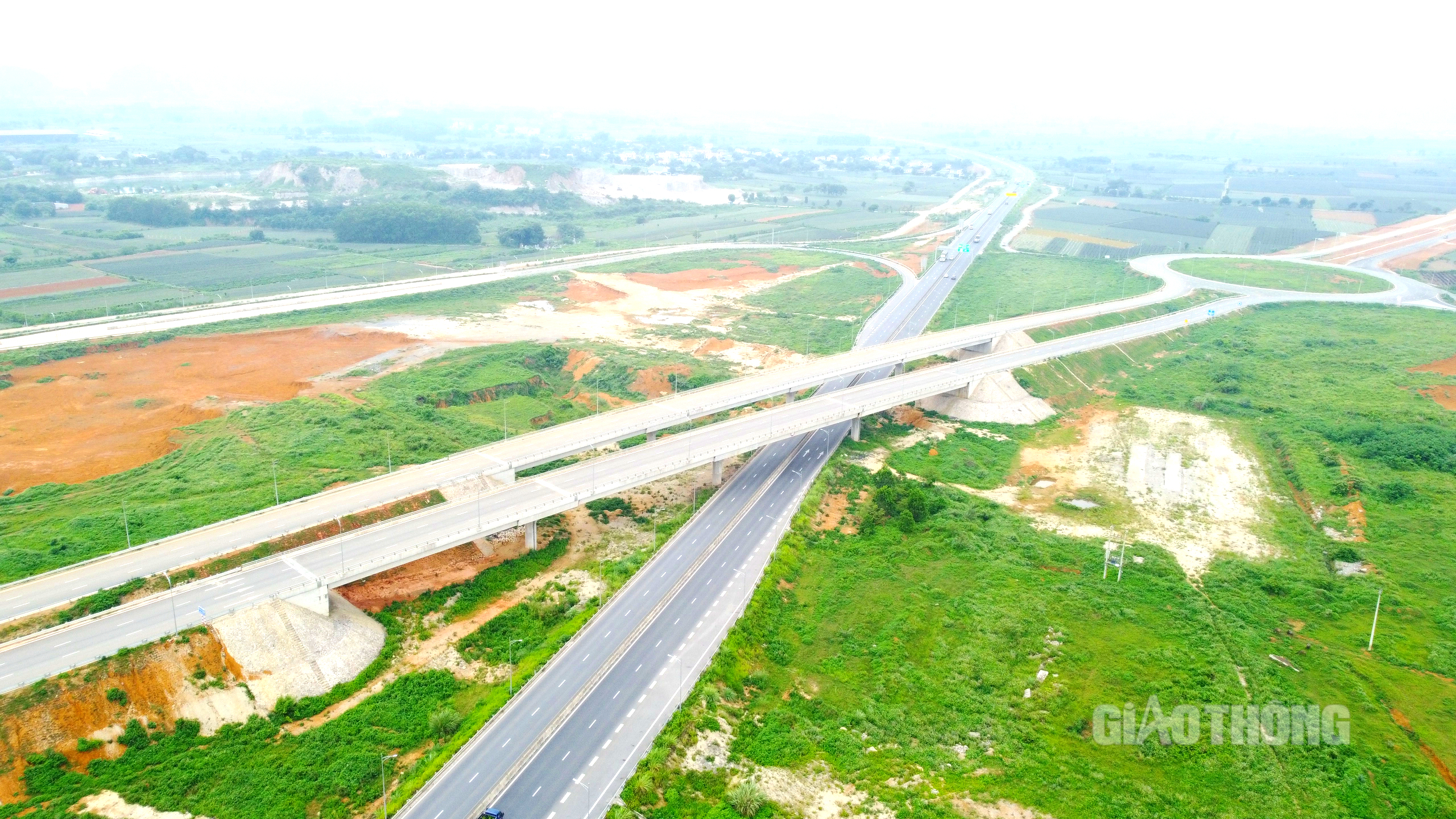 Xẻ đồi làm đường gần 2.000 tỷ ở Ninh Bình- Ảnh 22.
