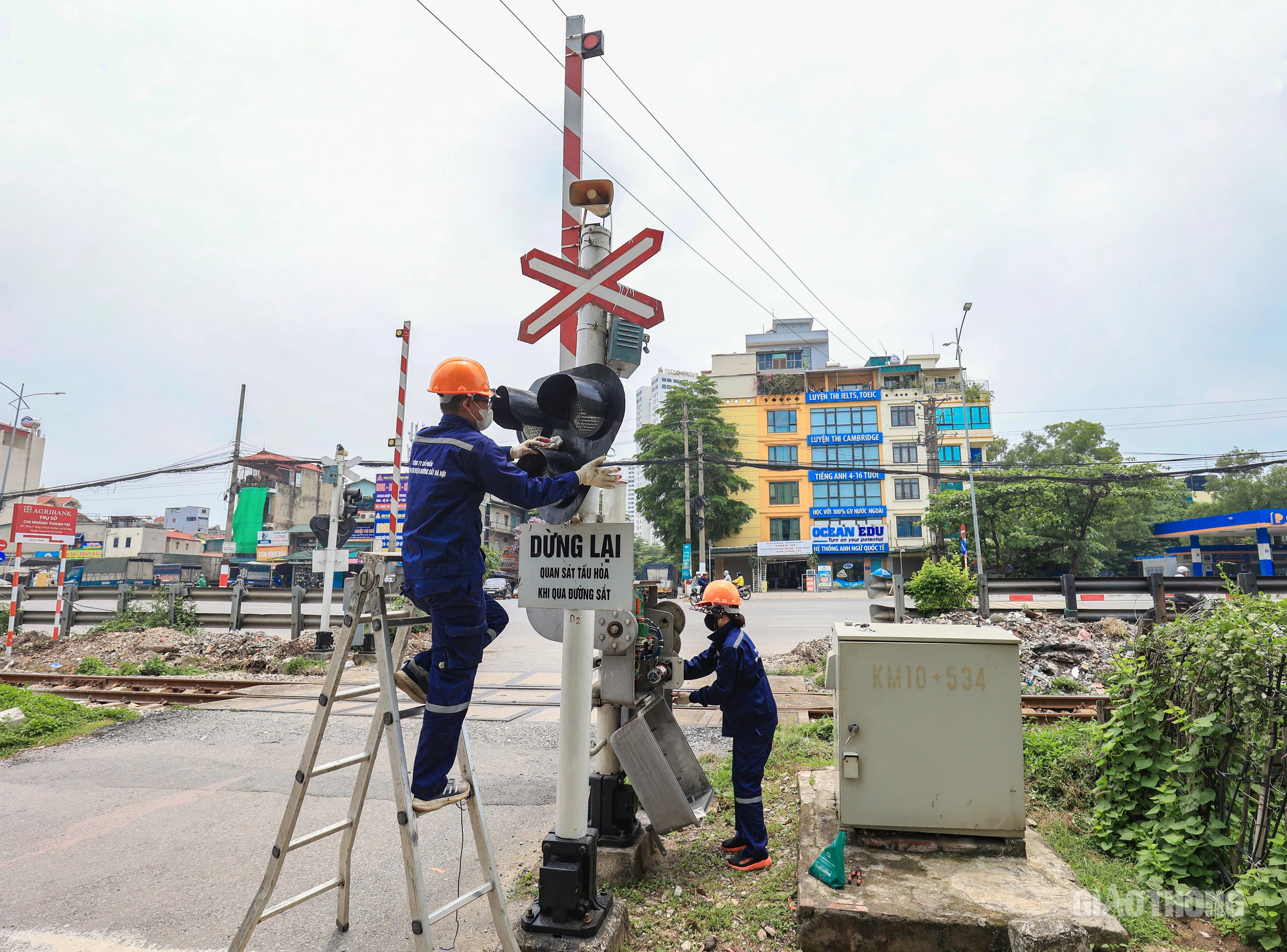 Những người thợ “gác” thông tin tín hiệu đường sắt- Ảnh 13.