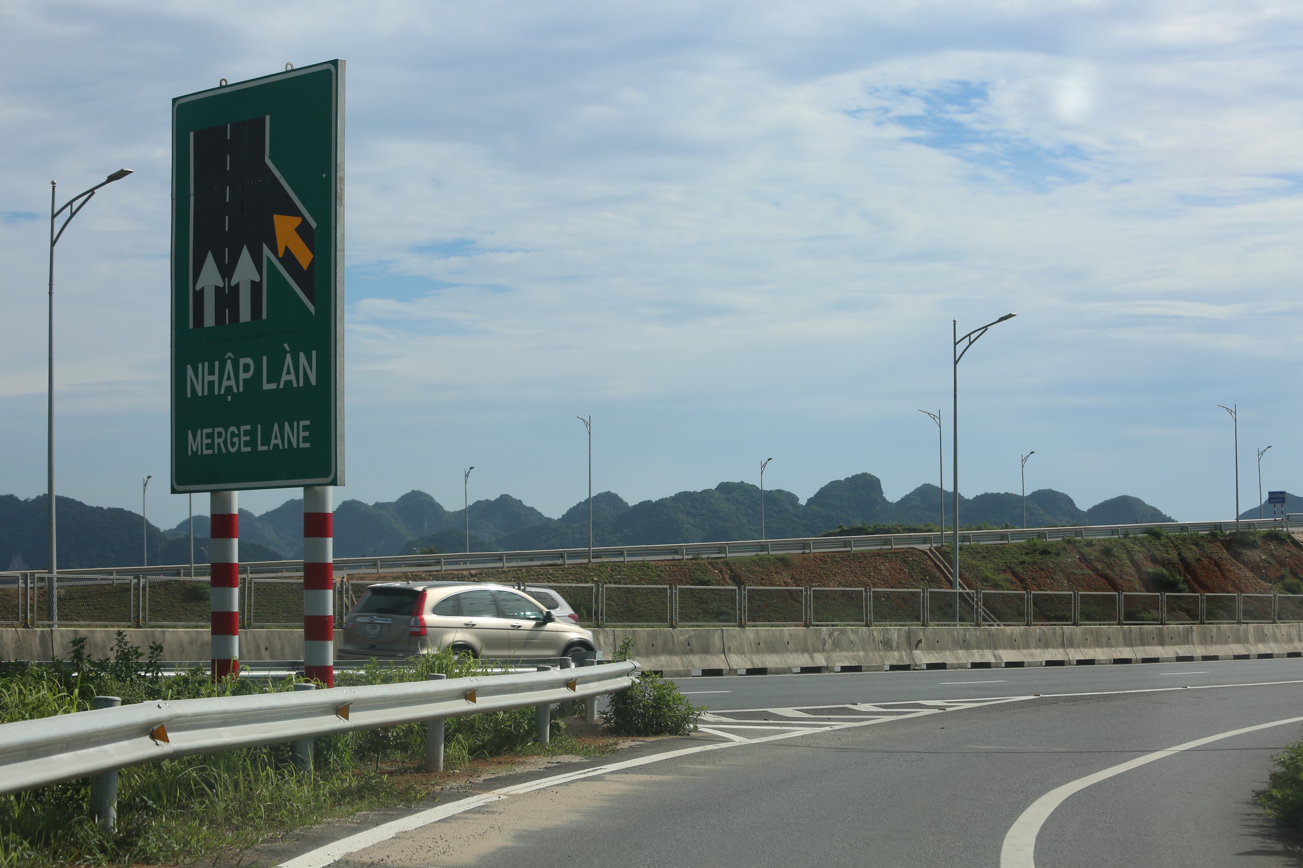Ngắm nút giao "siêu đẹp" trên cao tốc Mai Sơn - Quốc lộ 45- Ảnh 14.