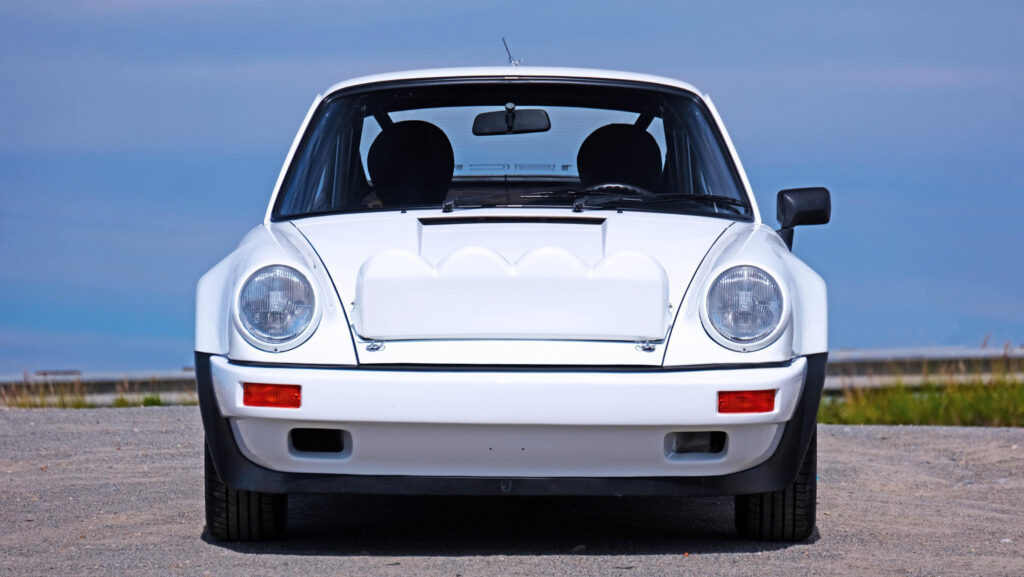 Xe đua cổ Porsche 911 hàng hiếm lên sàn đấu giá