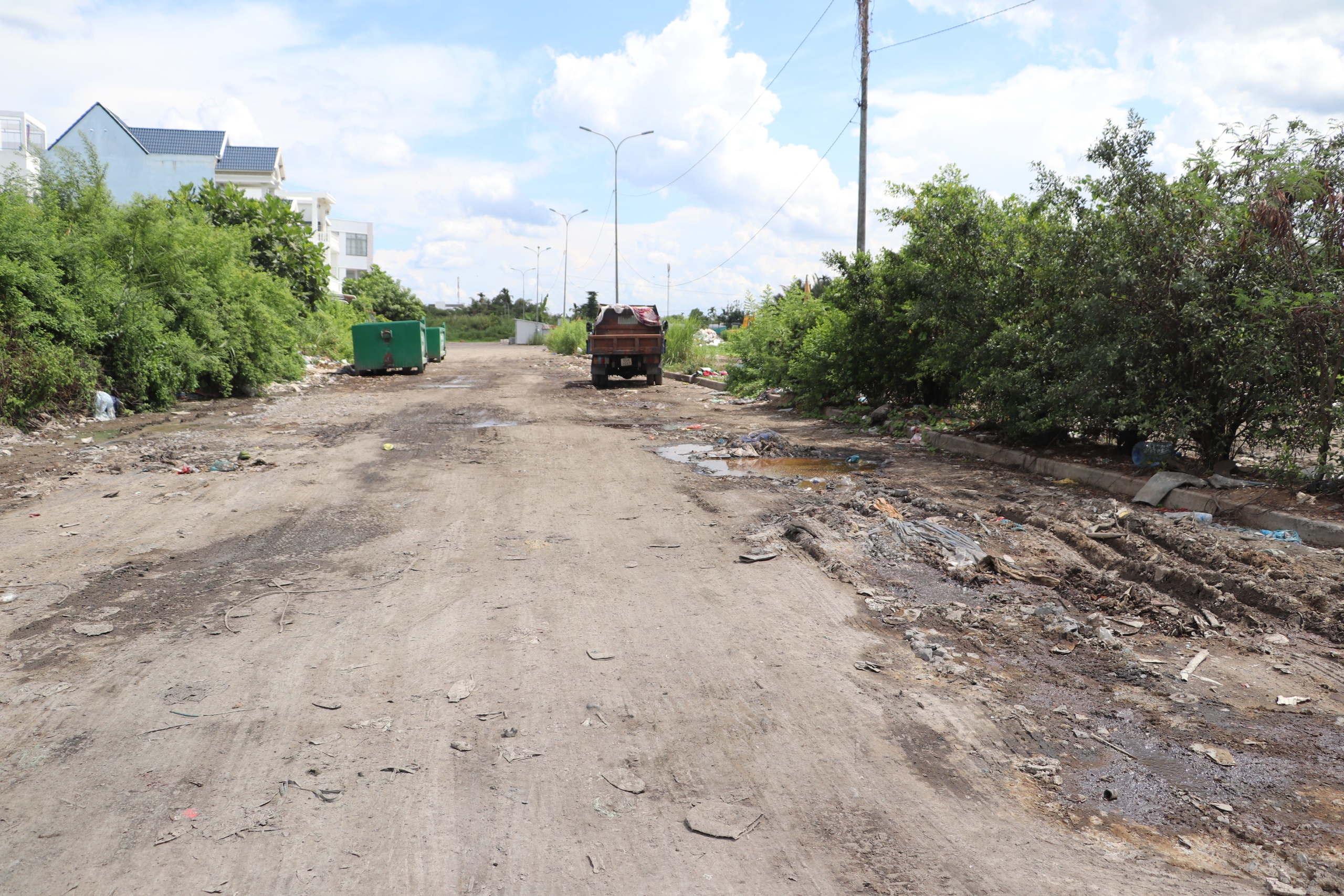 Cận cảnh những bãi tập kết rác ở quận trung tâm TP Cần Thơ gây ô nhiễm môi trường- Ảnh 9.