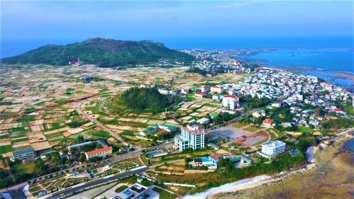 Quảng Ngãi: Huyện 10km2 giữa đại dương xin không sáp nhập- Ảnh 1.