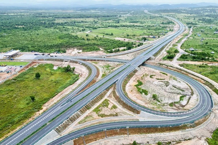 Theo Thủ tướng Hun Manet, Trung Quốc đã đầu tư xây dựng hơn 4.000km đường bộ tại Campuchia. (Ảnh: Khmer Times)
