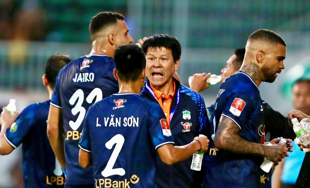 Sau chuỗi trận khiến cả V-League trầm trồ, HAGL lại đối diện mùa giải thảm họa- Ảnh 1.