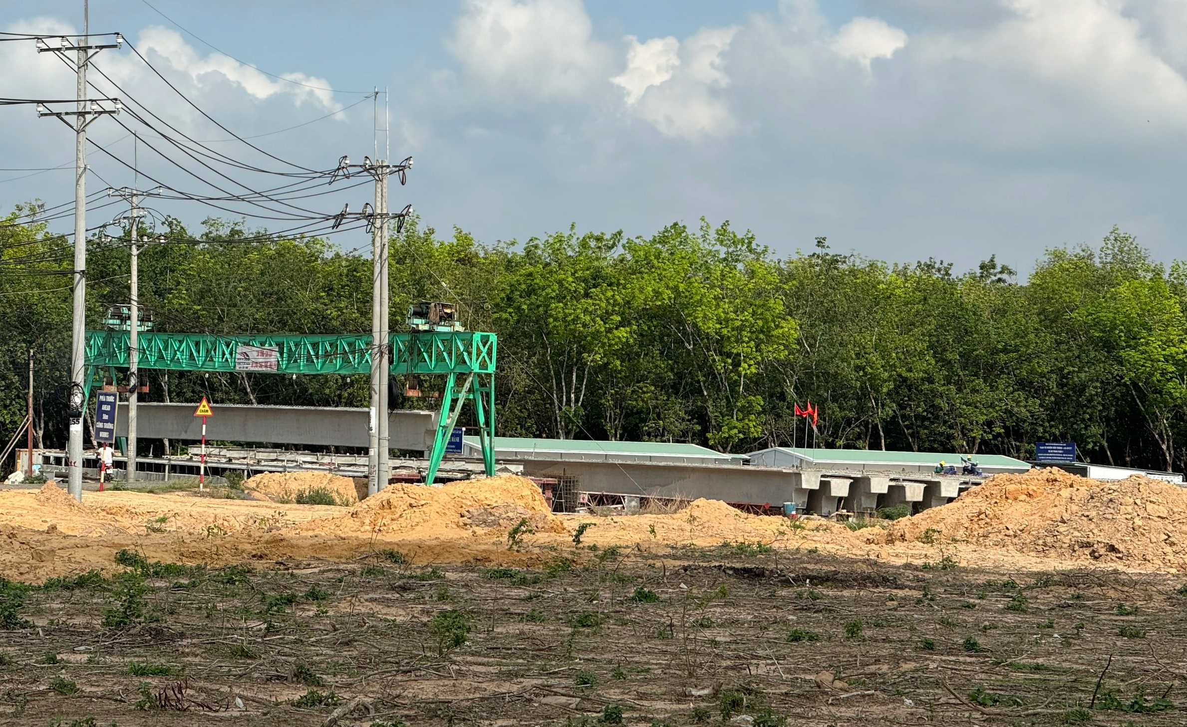 Cao tốc Biên Hòa - Vũng Tàu: Đoạn đã hình thành, đoạn còn loang lổ- Ảnh 4.