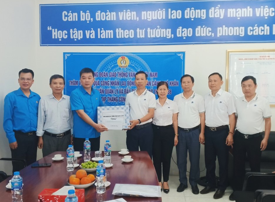 Công đoàn GTVT hỗ trợ người lao động hơn một tỷ đồng- Ảnh 2.