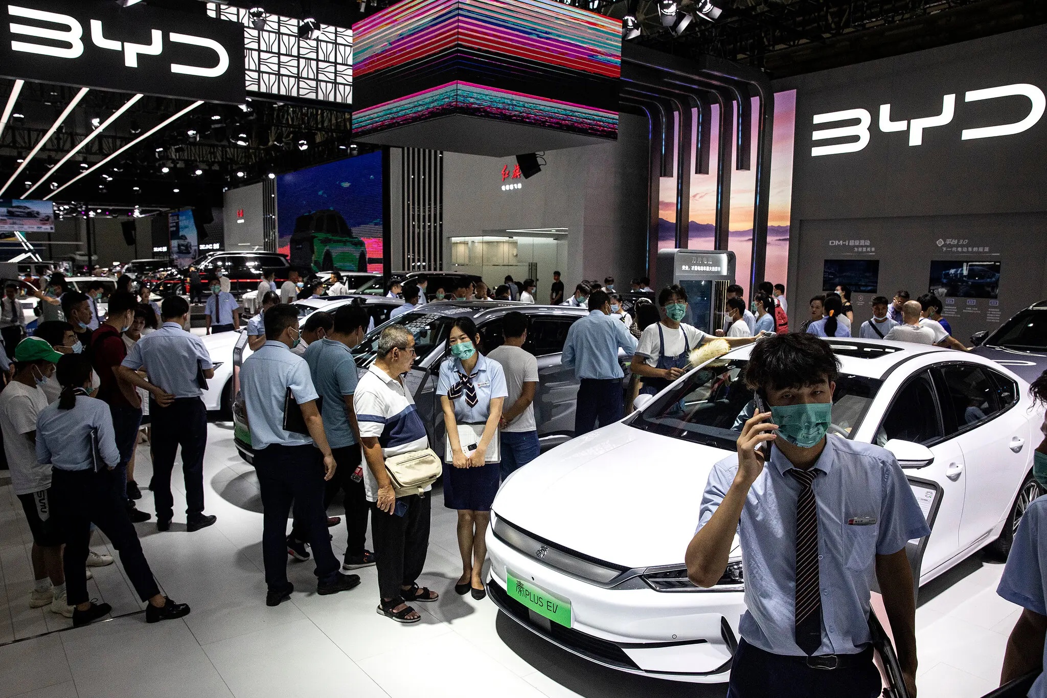 Trung Quốc công bố gói trợ cấp kích cầu thị trường ô tô- Ảnh 1.