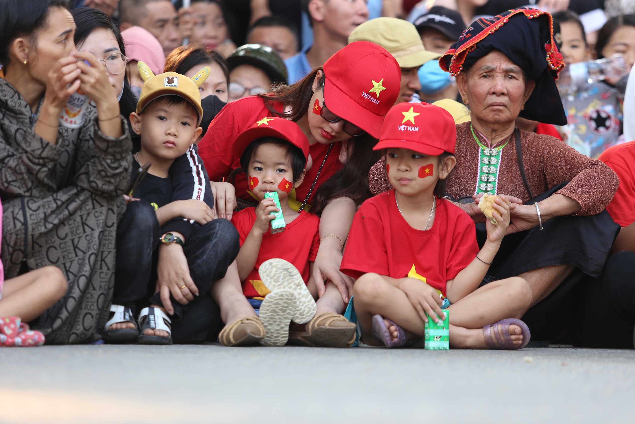 12 nghìn người tham gia, lễ diễu binh, diễu hành tại Điện Biên Phủ có gì đặc biệt?- Ảnh 16.