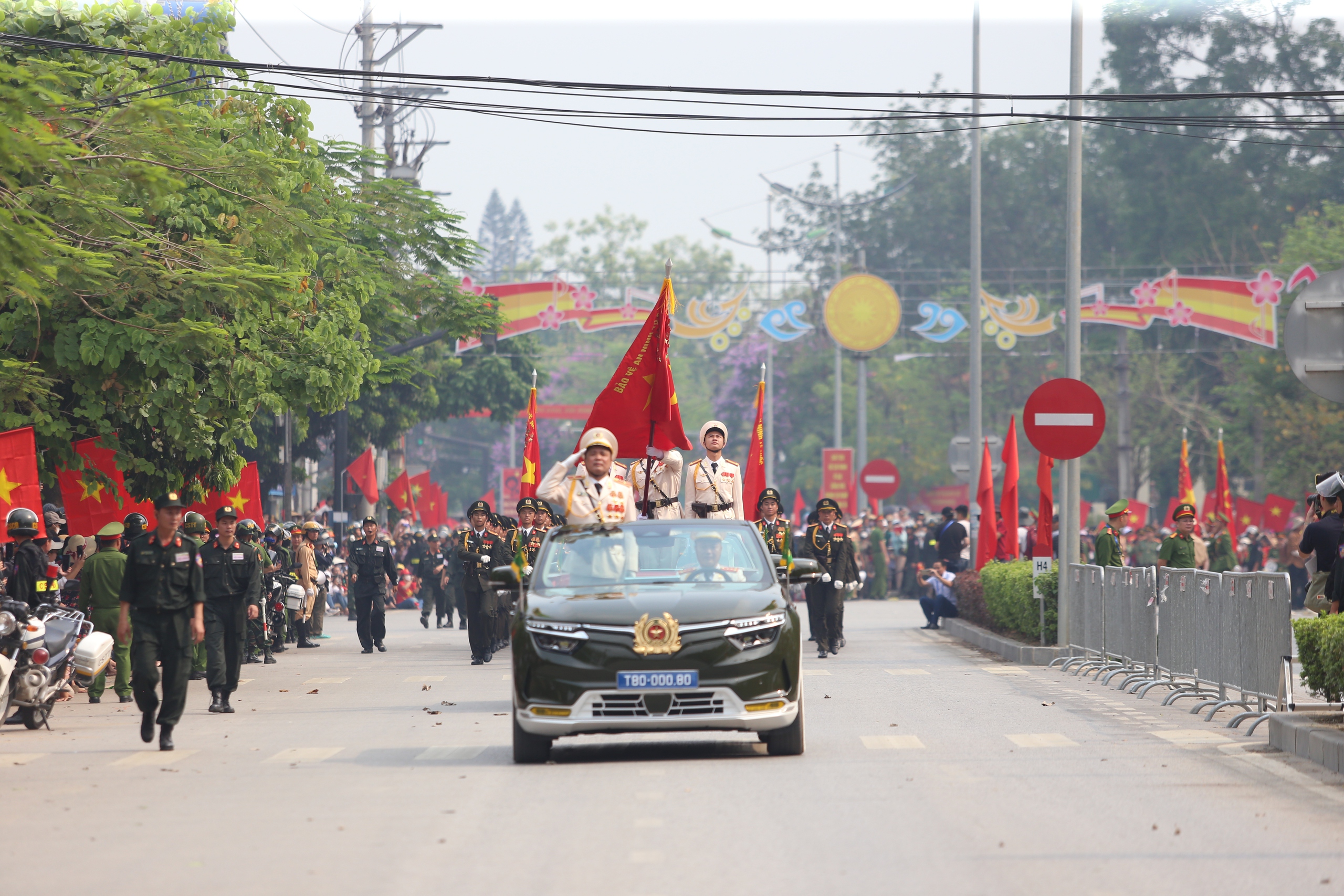 12 nghìn người tham gia, lễ diễu binh, diễu hành tại Điện Biên Phủ có gì đặc biệt?- Ảnh 1.