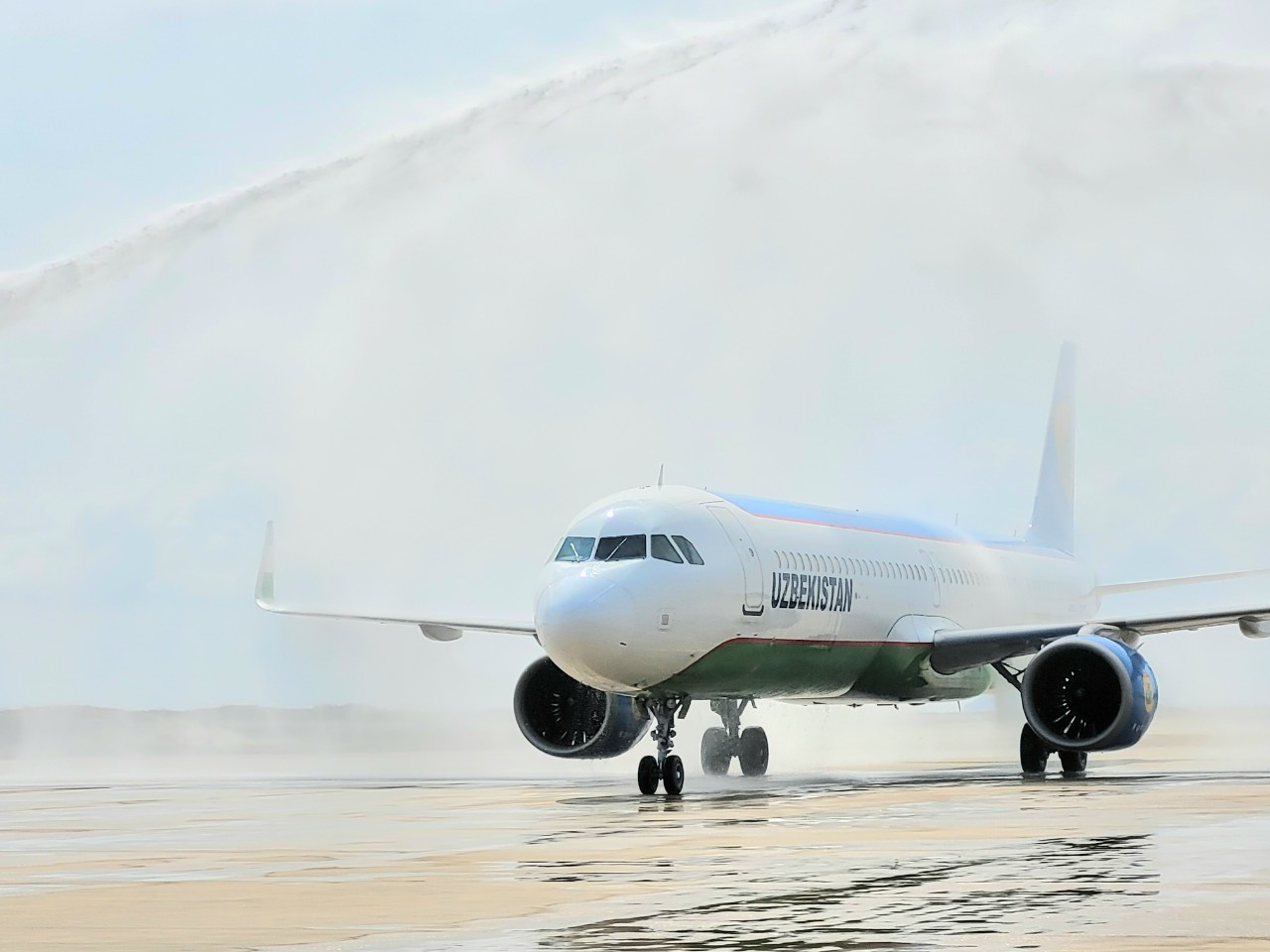 Thêm một hãng hàng không khai trương đường bay Uzbekistan - Cam Ranh- Ảnh 2.