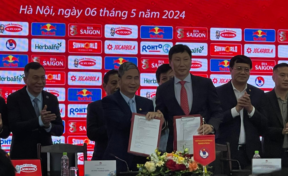 HLV Kim Sang-sik quyết tâm làm nên kỳ tích trong ngày ra mắt đội tuyển Việt Nam- Ảnh 2.