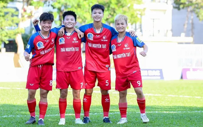 Giải bóng đá nữ quốc gia: Sao tuyển nữ Việt Nam lập hat-trick, Thái Nguyên hủy diệt Sơn La- Ảnh 1.
