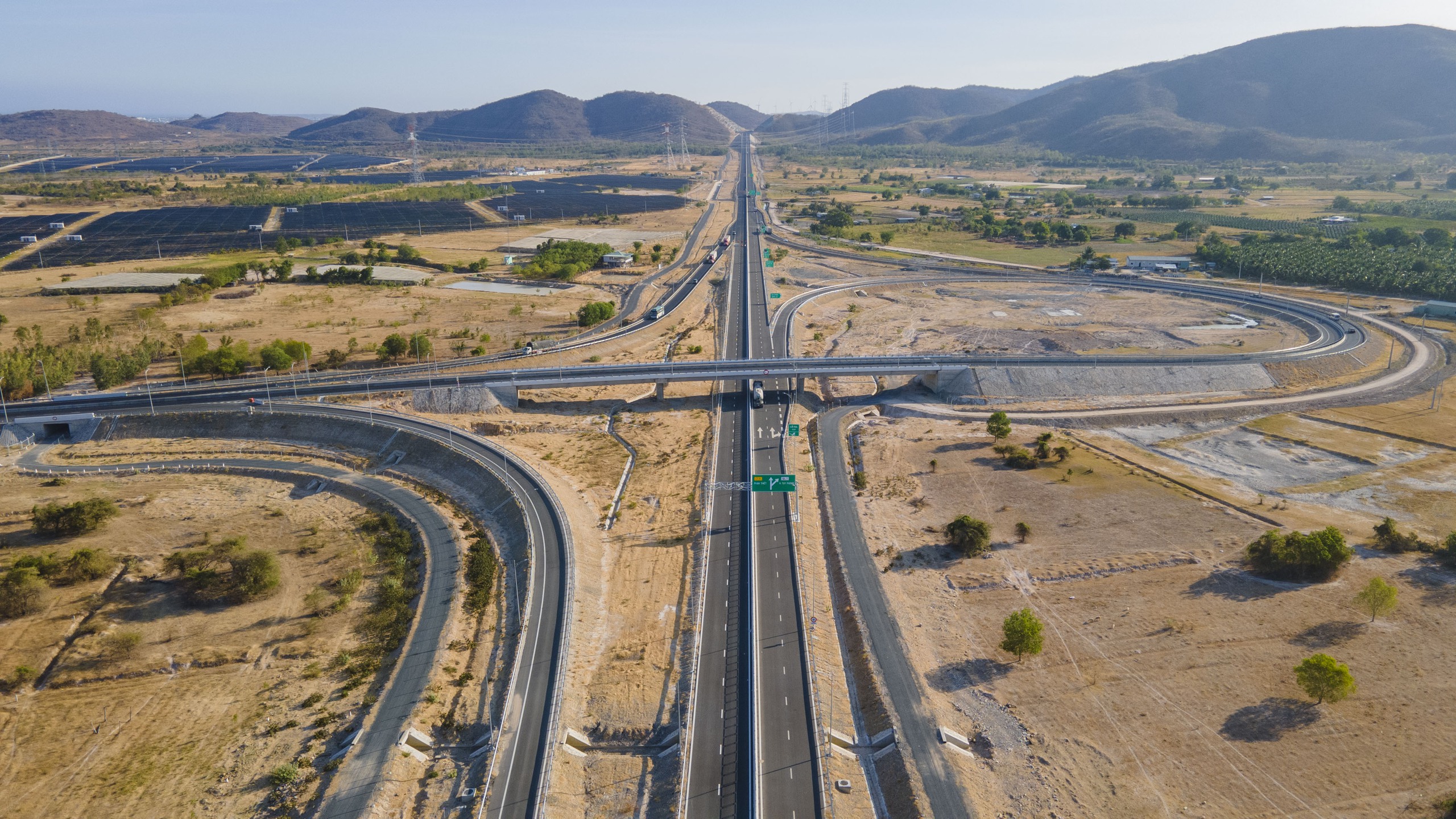 Cần hơn 174.000 tỷ đồng đầu tư hệ thống giao thông kết nối cao tốc- Ảnh 1.