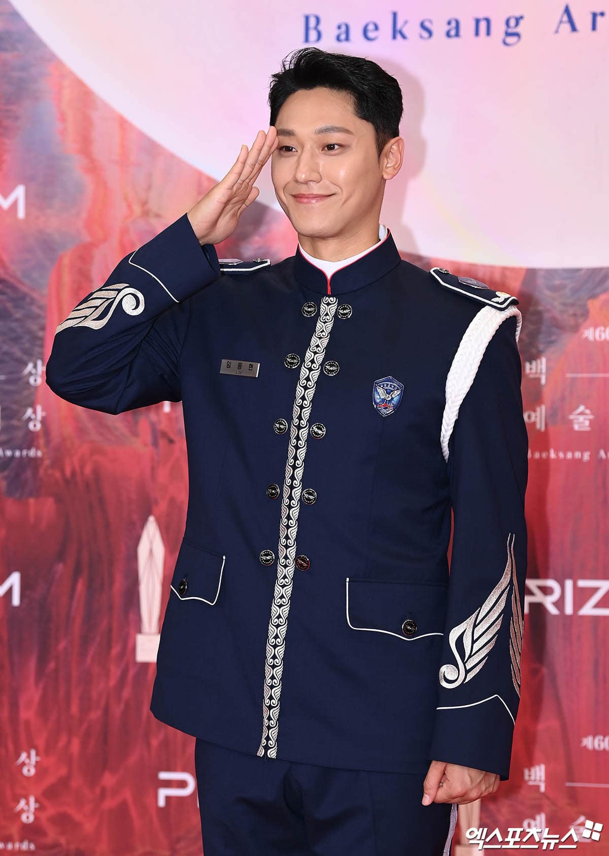 Tài tử Lee Do Huyn ẵm giải "Nam diễn viên mới xuất sắc nhất" tại Baeksang lần thứ 60- Ảnh 2.