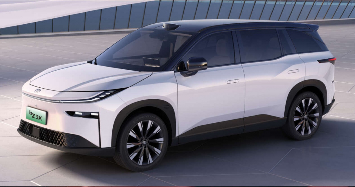 Cặp đôi xe điện Toyota ra mắt tại triển lãm ô tô Bắc Kinh