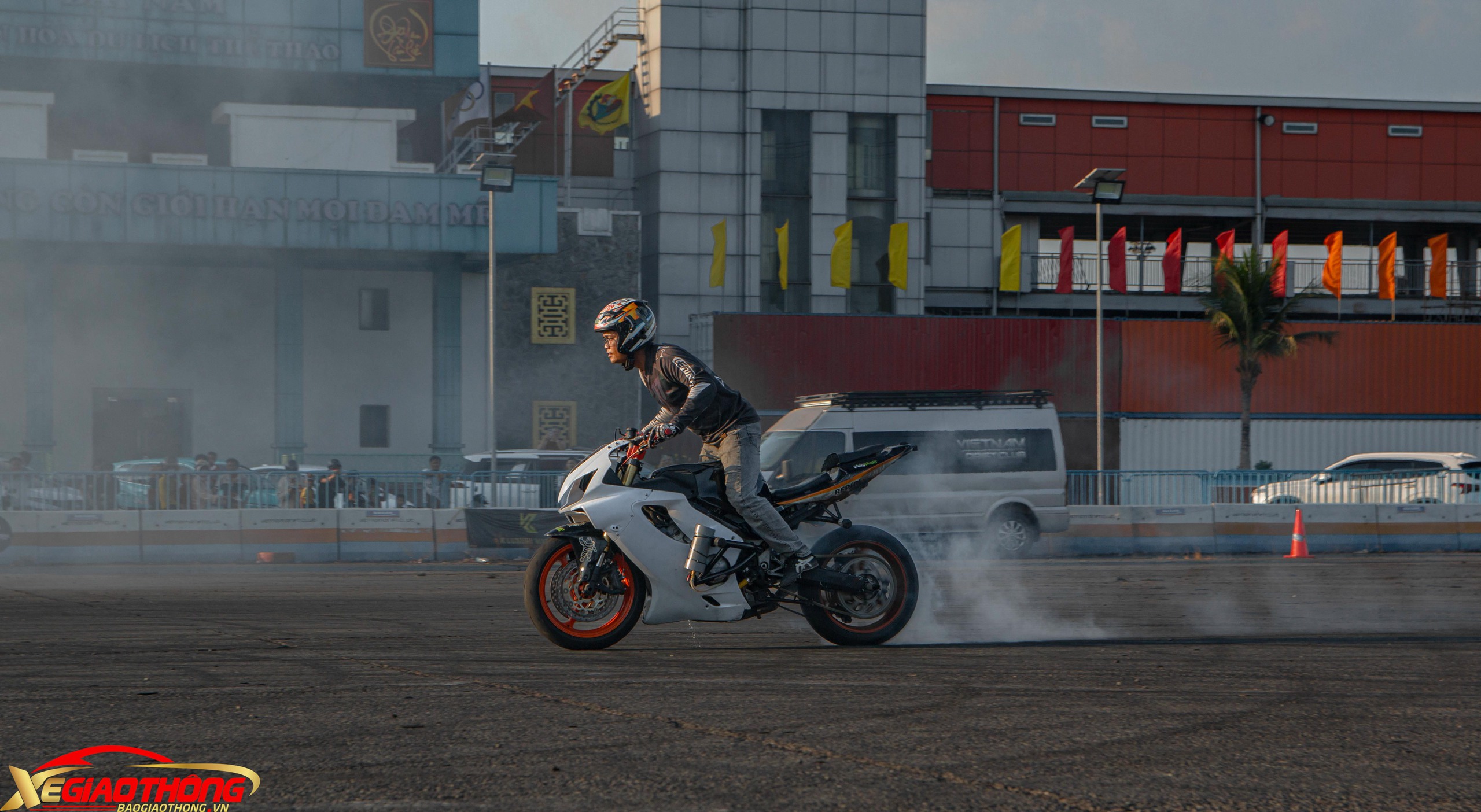 Dàn xe đốt lốp trong giải đấu drift đầu tiên tại Việt Nam- Ảnh 20.