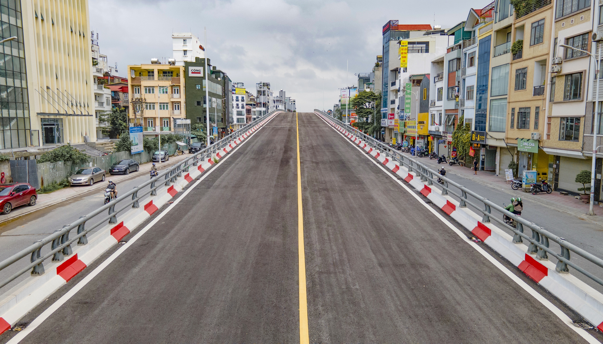 Toàn cảnh tuyến đường rộng 40m ở quận Long Biên sau hơn 5 năm thi công- Ảnh 5.