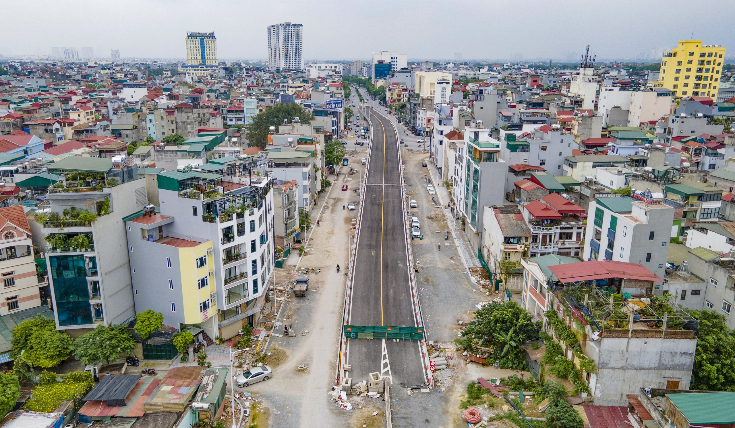 Toàn cảnh tuyến đường rộng 40m ở quận Long Biên sau hơn 5 năm thi công- Ảnh 3.
