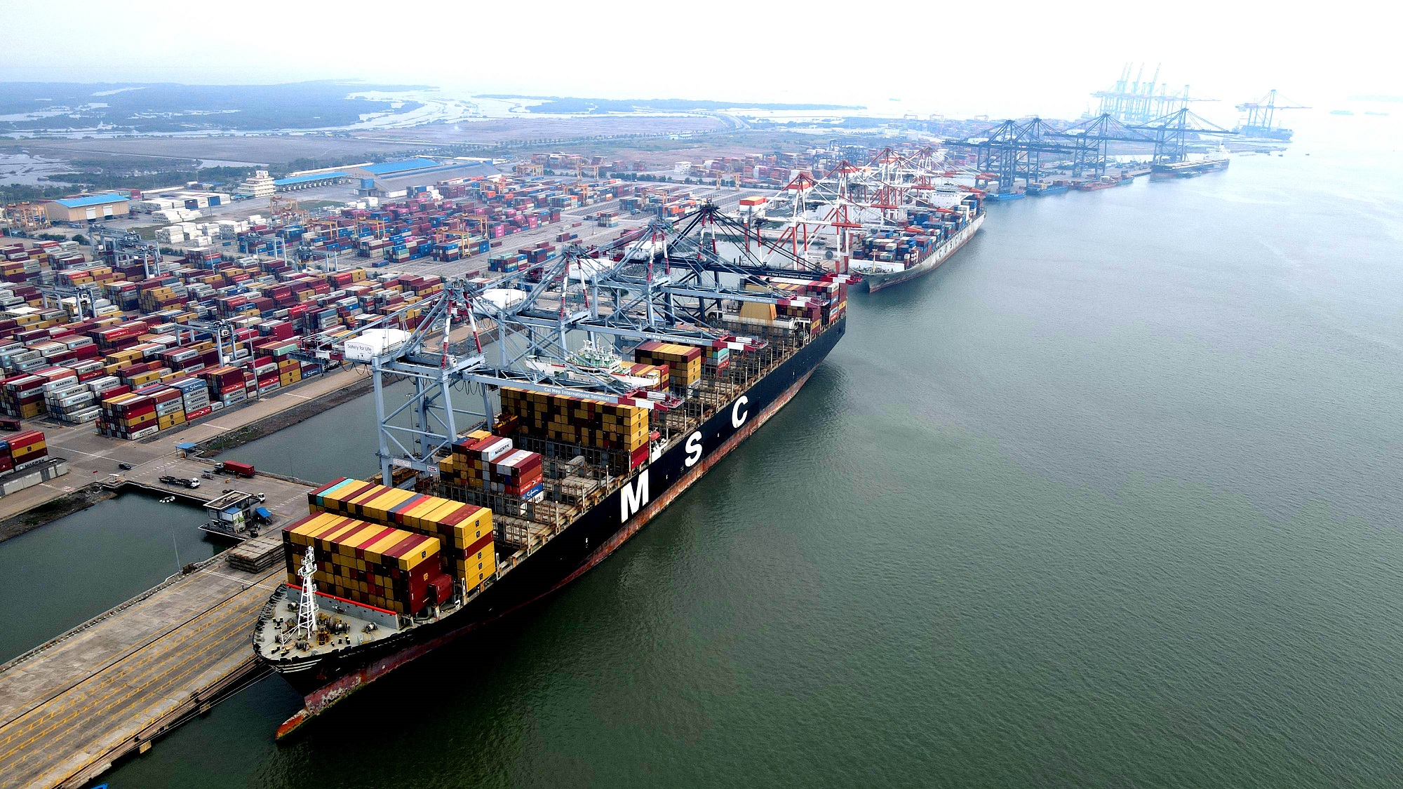 Cảng CMIT chính thức được đón tàu container hơn 214.000 DWT giảm tải- Ảnh 1.
