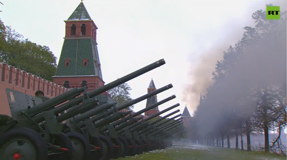 Toàn cảnh lễ duyệt binh quy mô lớn mừng Ngày Chiến thắng của Nga- Ảnh 3.