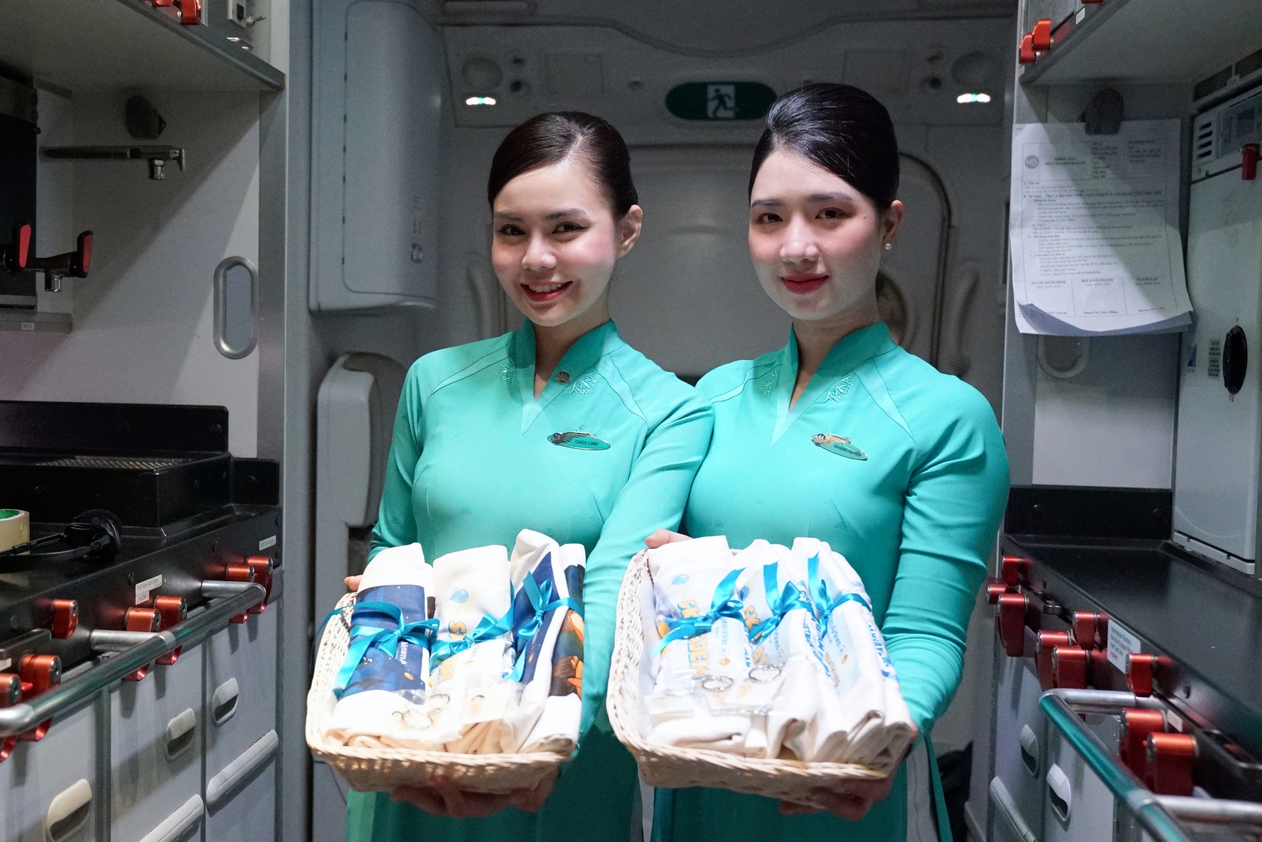 Vietnam Airlines hé lộ hình ảnh mascot ngộ nghĩnh 
trên những chuyến bay 1/6
- Ảnh 1.