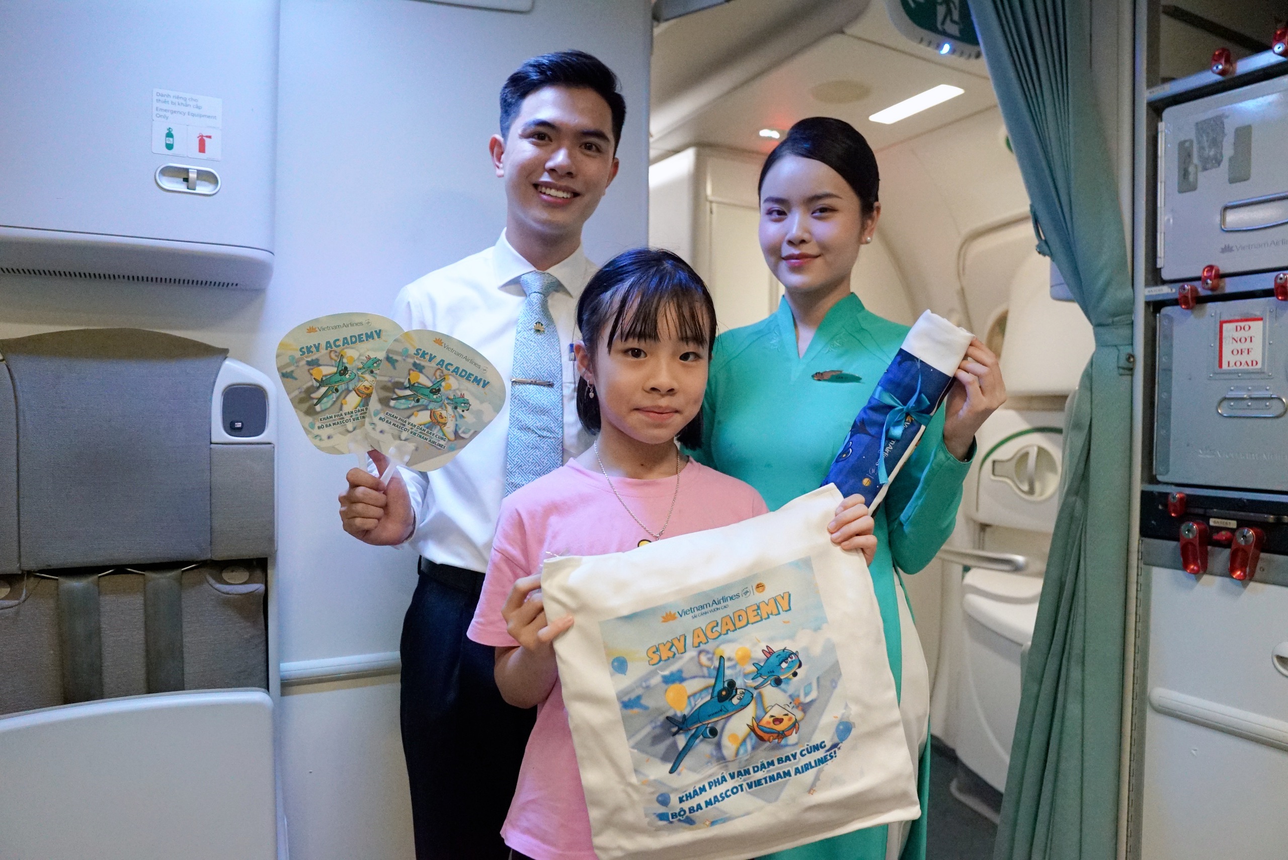 Vietnam Airlines hé lộ hình ảnh mascot ngộ nghĩnh 
trên những chuyến bay 1/6
- Ảnh 4.