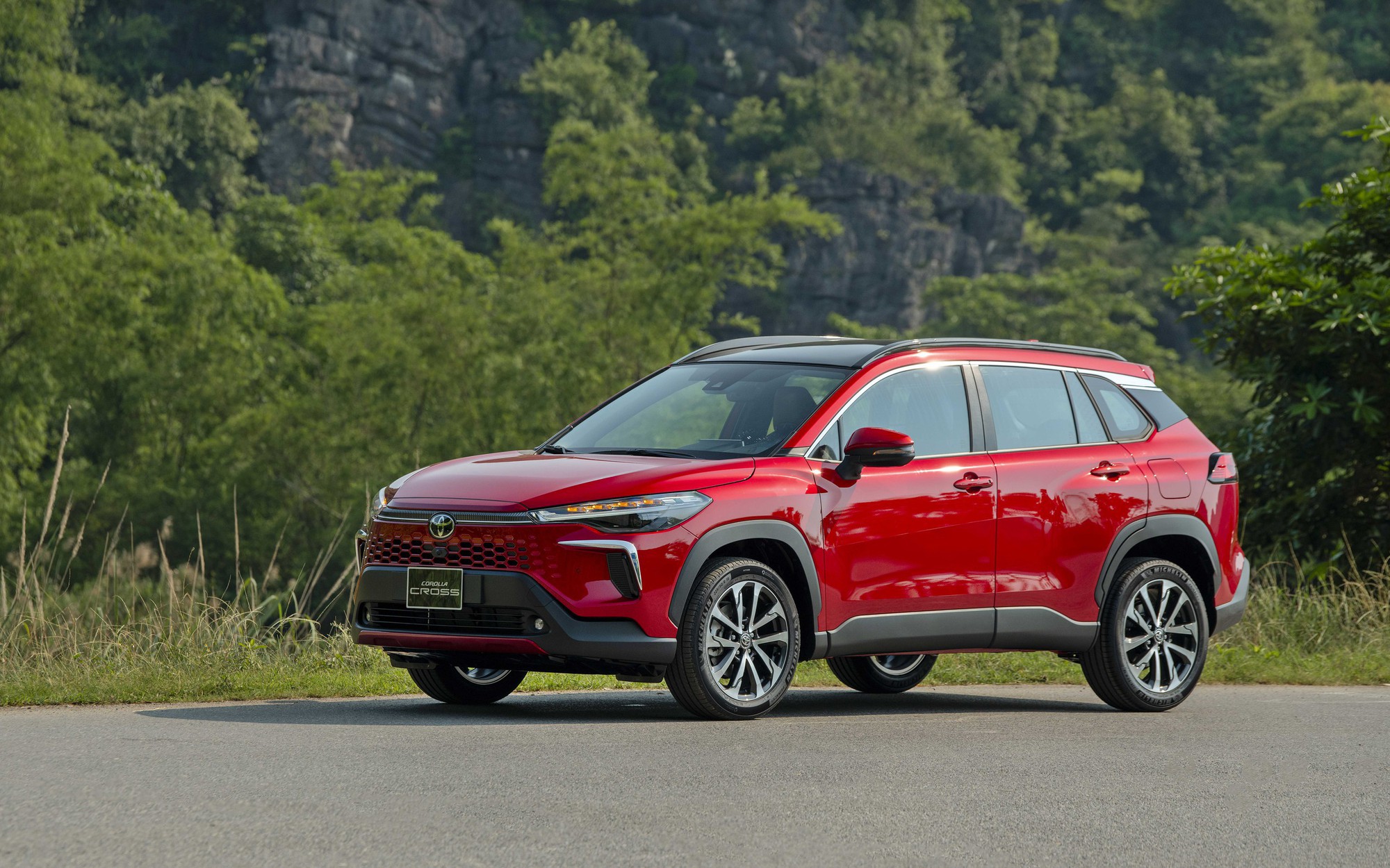 Toyota Corolla Cross trở lại đường đua doanh số