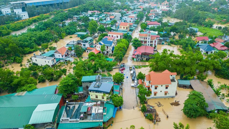 Những nơi nào ở Quảng Ninh bị sạt lở, ngập lụt đường do mưa lũ?- Ảnh 1.