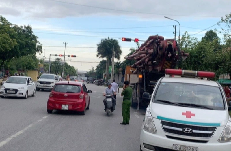 Hiện trường xảy ra vụ TNGT khiến 2 ông cháu tử vong tại chỗ.