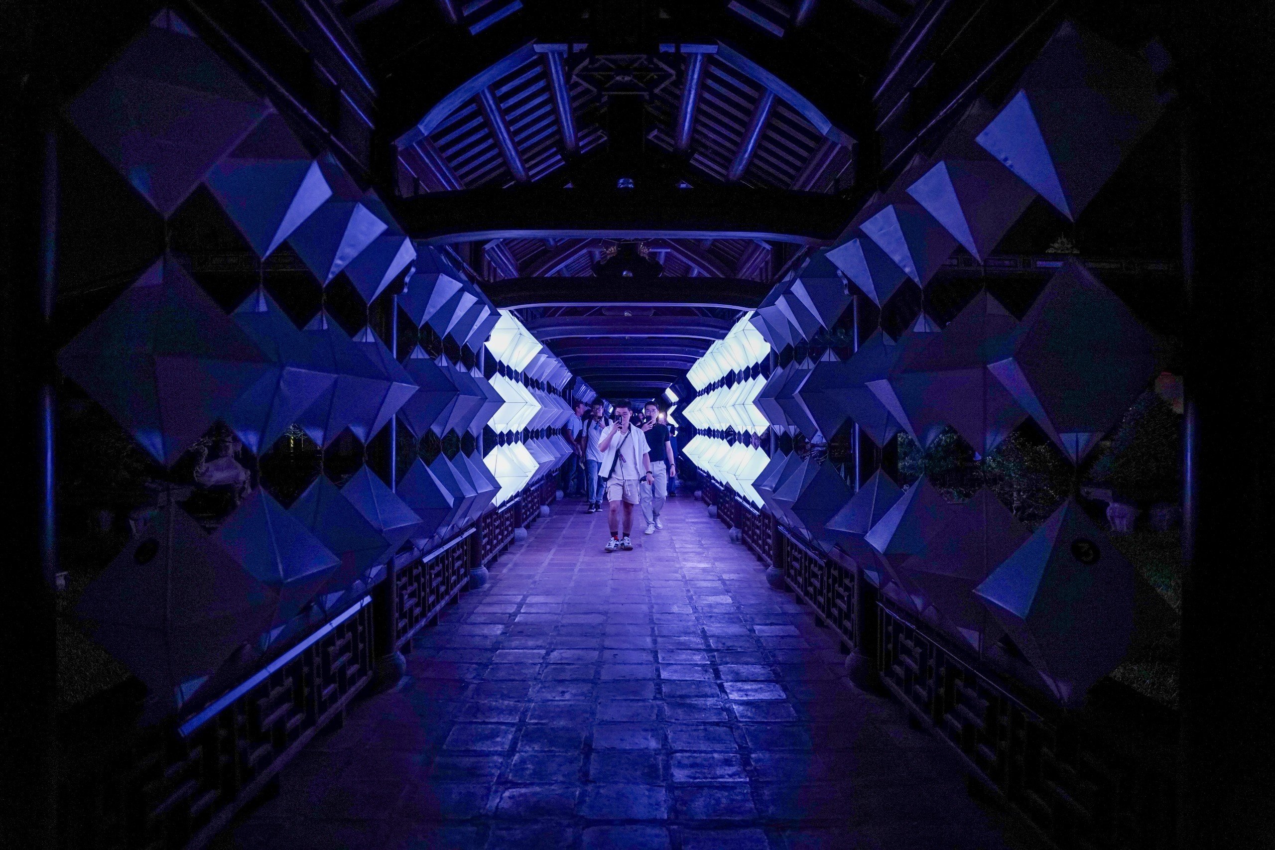 Khám phá không gian kỳ ảo của lễ hội ánh sáng tại Festival Huế 2024- Ảnh 4.