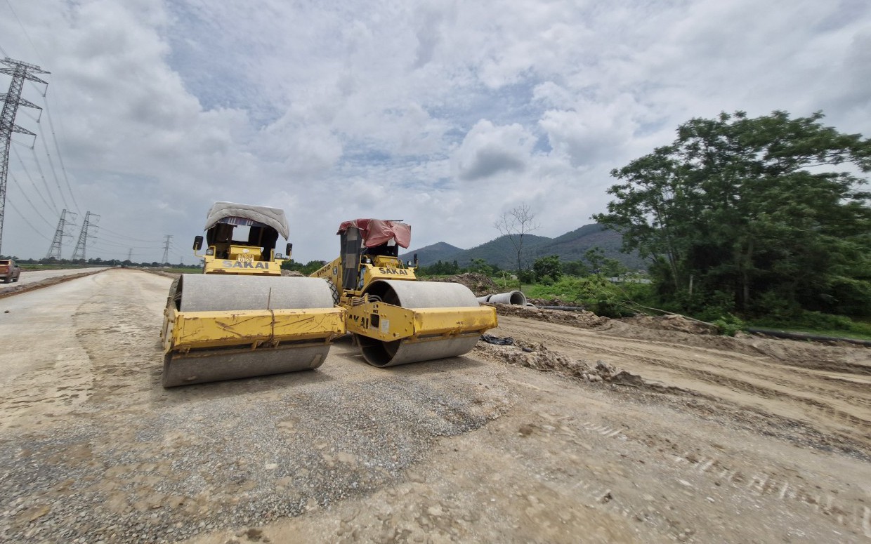 Bắc Giang: Chưa GPMB, chủ đầu tư đã san ủi nghĩa địa để thi công khu công nghiệp